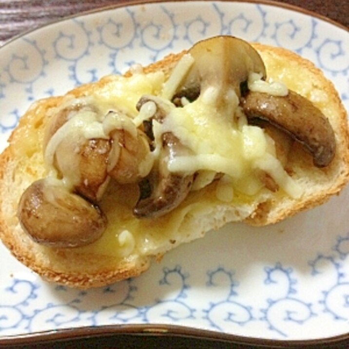 ☆ブラウンマッシュルーム＆チーズ☆のトースト